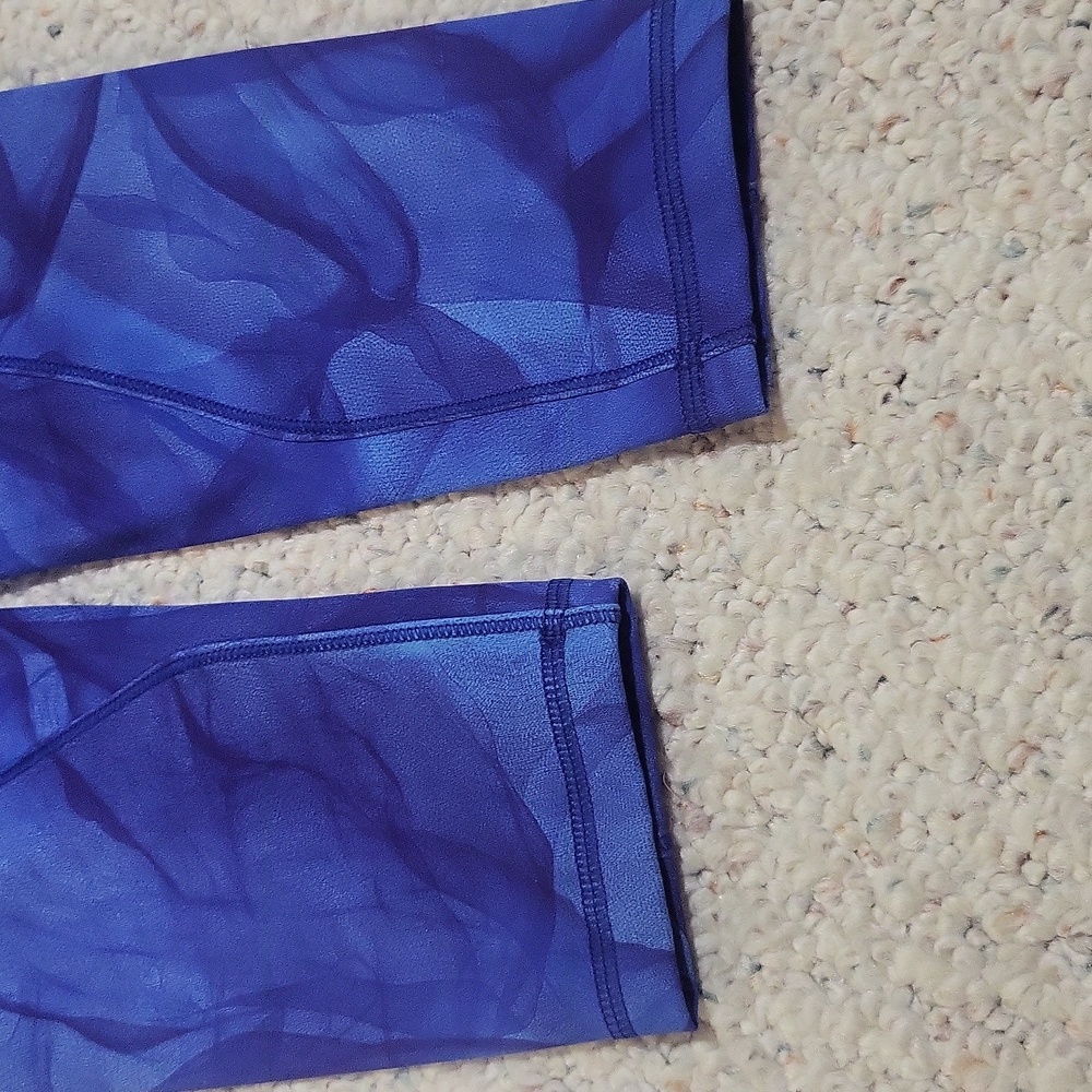 Lululemon Athletica Blue Patterned Leggings - Picture 6 of 8